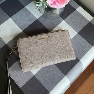 Michael Kors wristlet